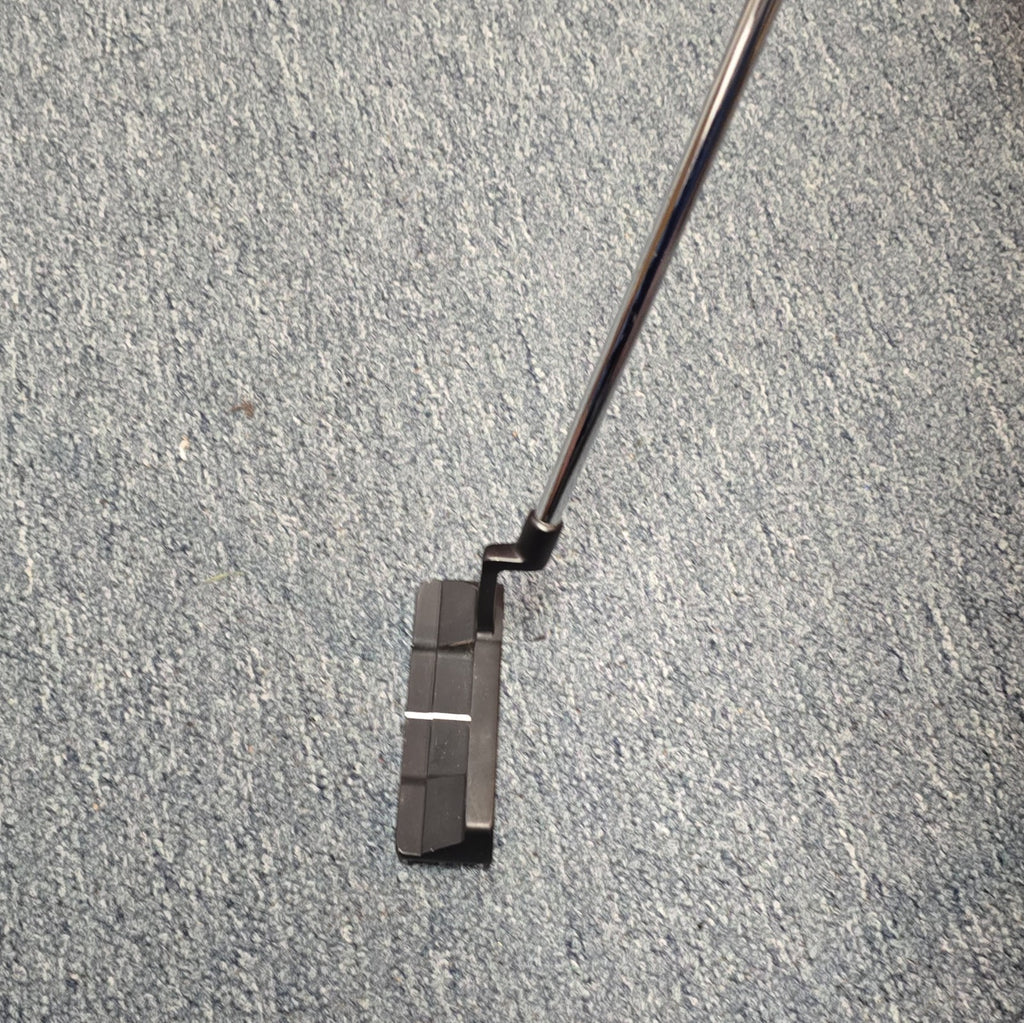 Lean Lock APA Blade Arm-Lock Putter 44" RH w/ Matching Headcover - Very Good